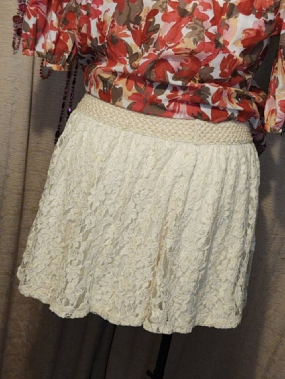Deb Cream Lace Mini Skirt 2X - Picture 11 of 11